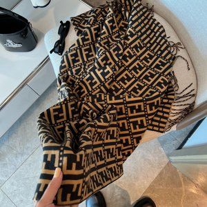 💎✨AUTHENTIC✨💎Fendi scarf